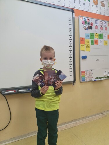rt8GCrDoupuCBYRoaSCk.jpg