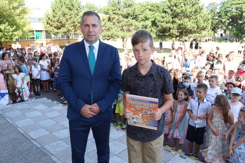 FPAhcZeASszJ7Jofhsr1.jpg