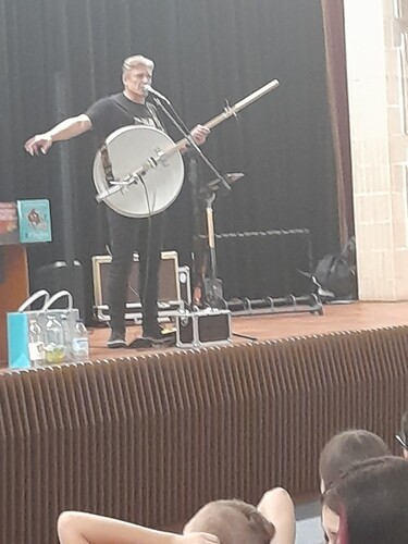 et3Uz3iuStYiHLzrKDAz.jpg