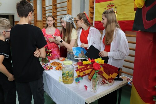 F8oD18J2nwdRocZUhHoI.jpg